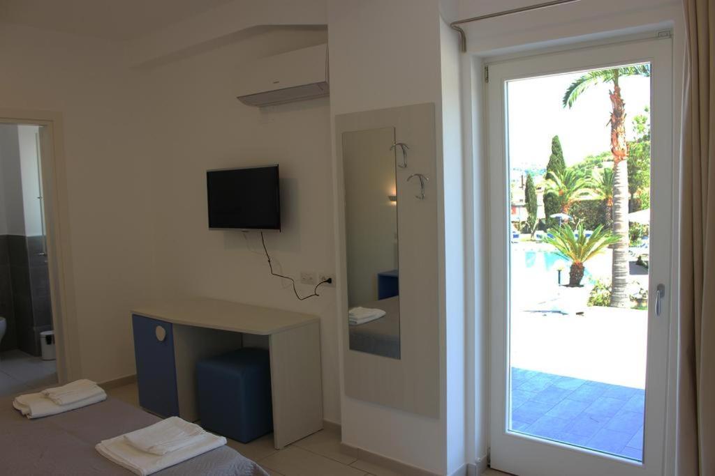 Hotel La Tombola อากรอโปลี ภายนอก รูปภาพ